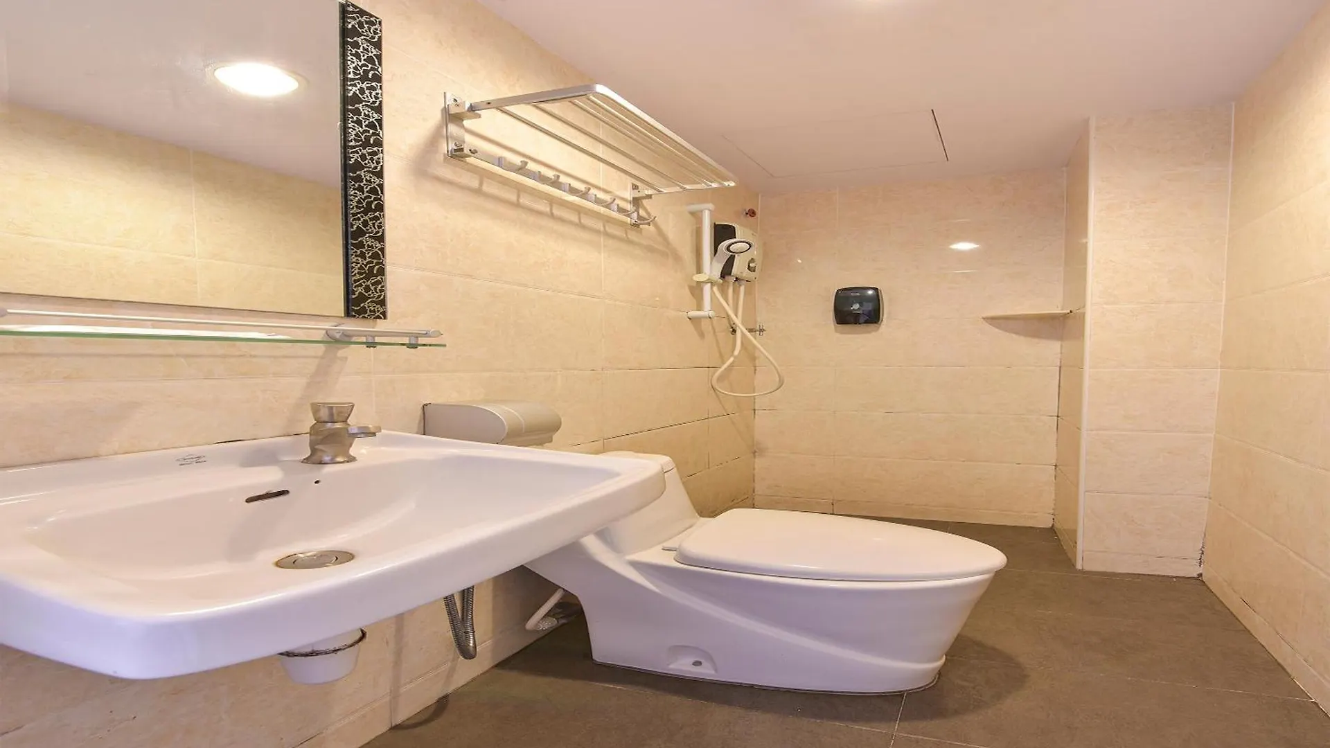 **  Super Oyo Capital O 516 Grand Ct Hotel Malacca Malaysia