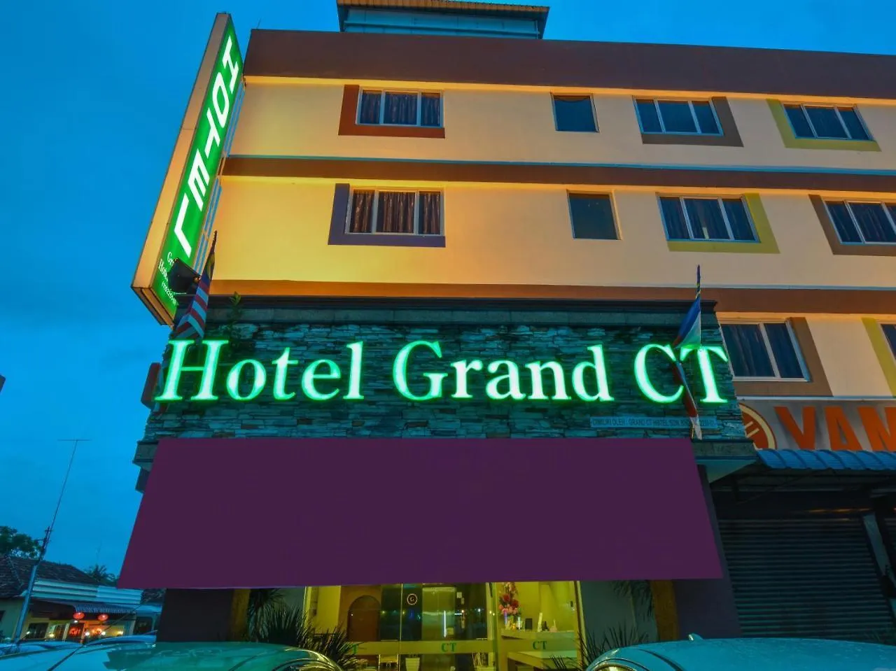 Super Oyo Capital O 516 Grand Ct Hotel Malacca 2*,